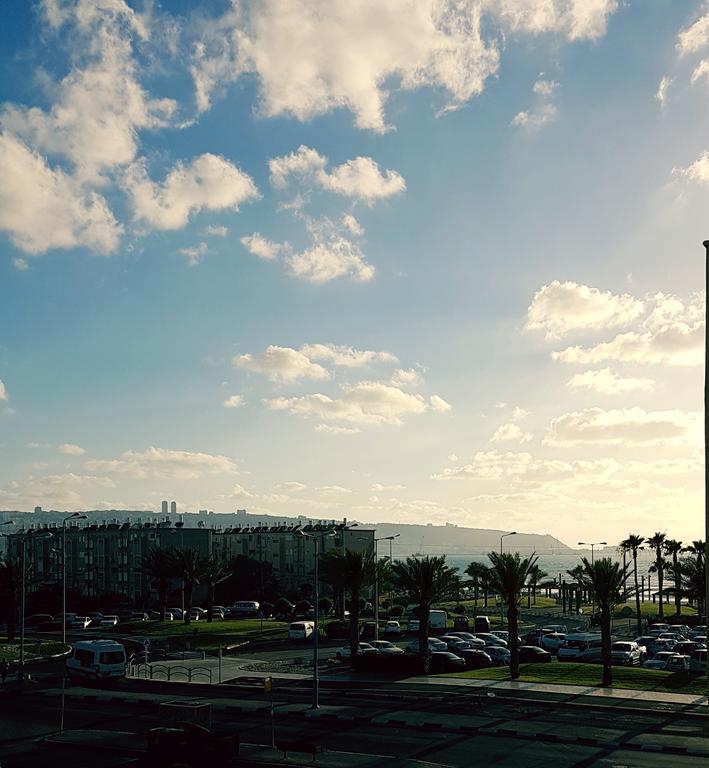 Sea View Apartment Haifa Eksteriør billede